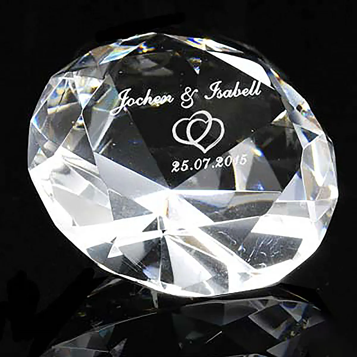 Diamant mit Gravur als Hochzeitsgeschenk