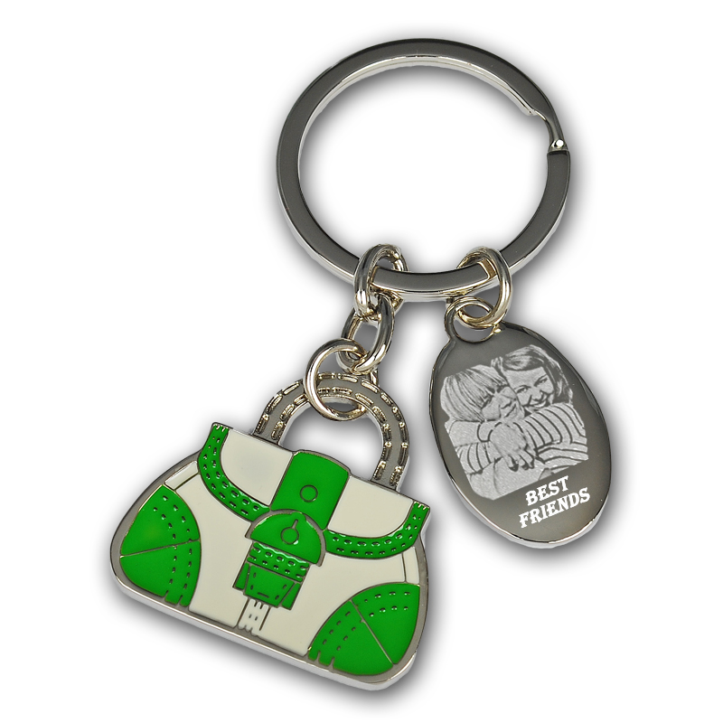 Schlüsselanhänger mit Tasche in Grün und einer Fotogravur